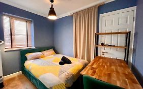 Stylish Apartment Nr City Centre W/ Parking Nearby
